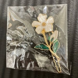 White Flower Hair Clip